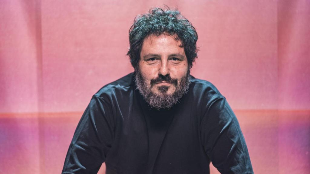 El cantautor malagueño El Kanka nos atiende para hablar de las mujeres de su vida y de sus canciones.