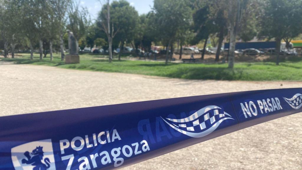 Un parque de Zaragoza cerrado.