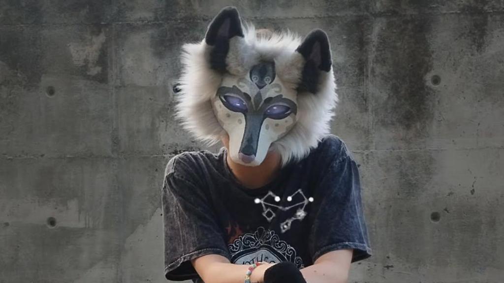 Cuervo, 21 años, estudia una carrera universitaria y tiene un trabajo estable