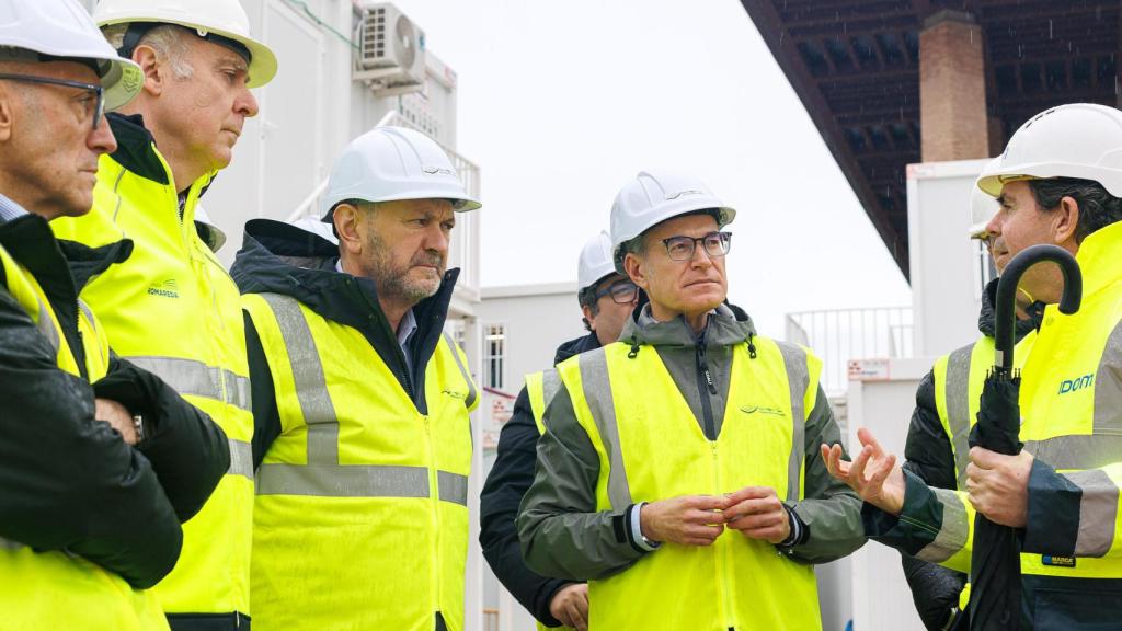 Visita de la RFEF a las obras de La Romareda.