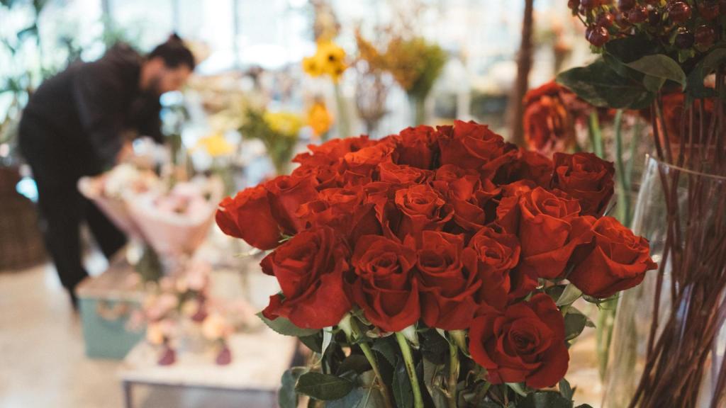 Las rosas rojas son la elección ganadora en el Día de los Enamorados.