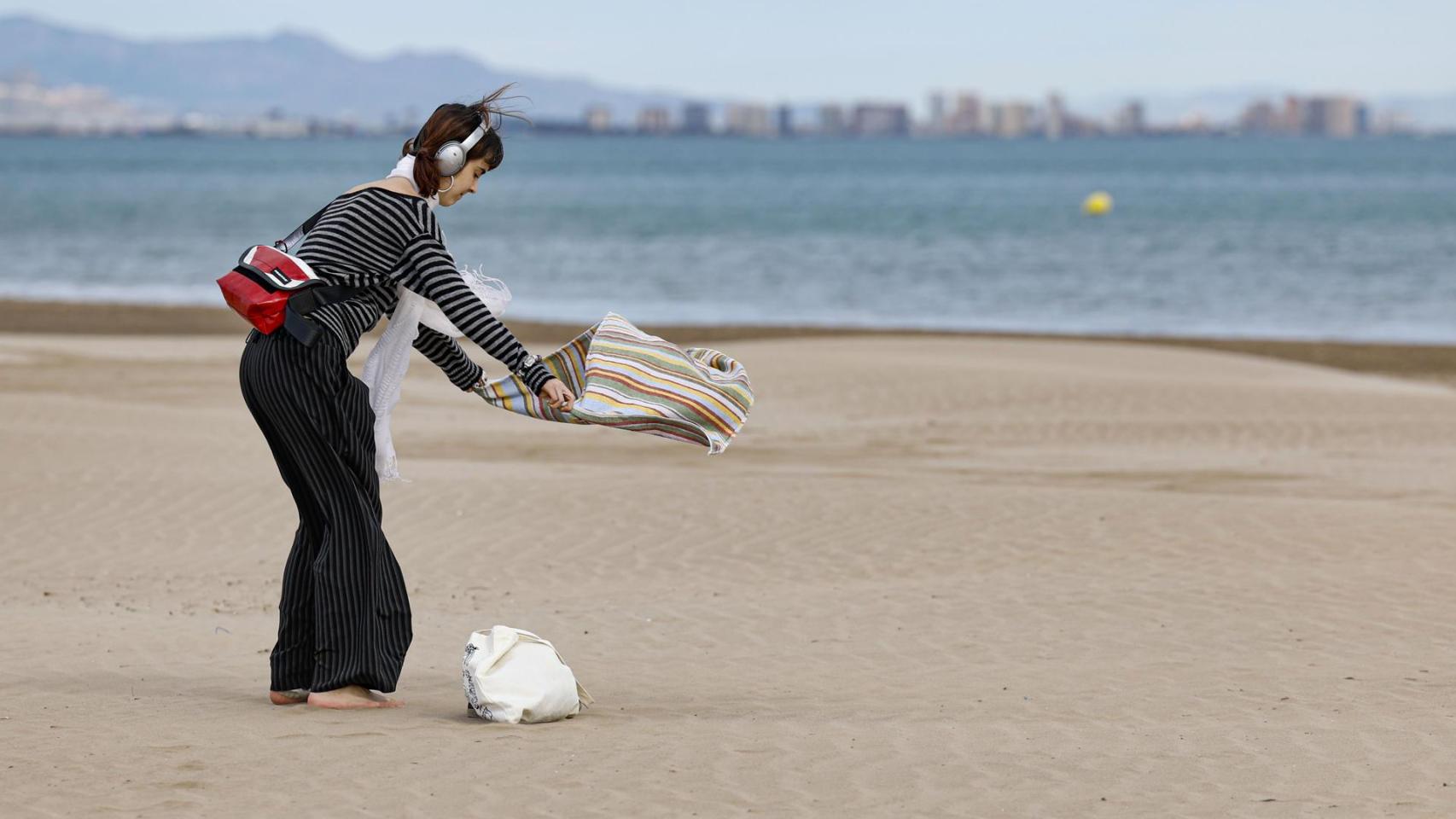 La Agencia Estatal de Meteorología (Aemet) ha establecido varios avisos naranja (riesgo importante) en el litoral por viento del oeste.