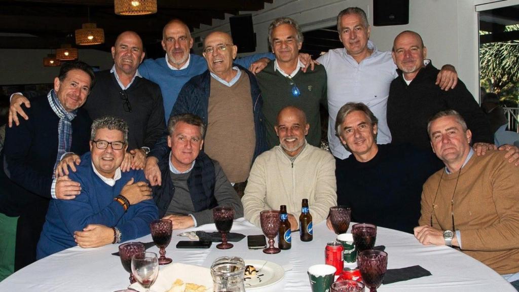 El equipo campeón de España Cadete de Maristas en 1986 entrenado por Pancho