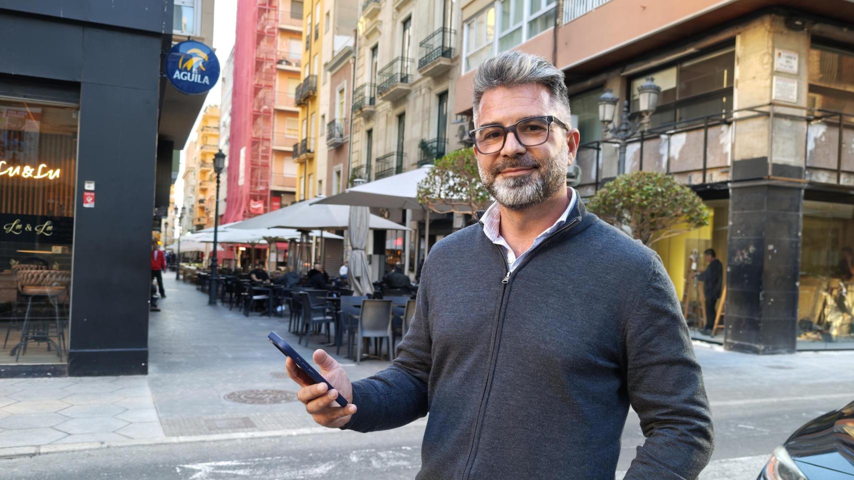 Rubén Navarro tiene en Instagram la cuenta @rubolaboral en la que aconseja como abogado.