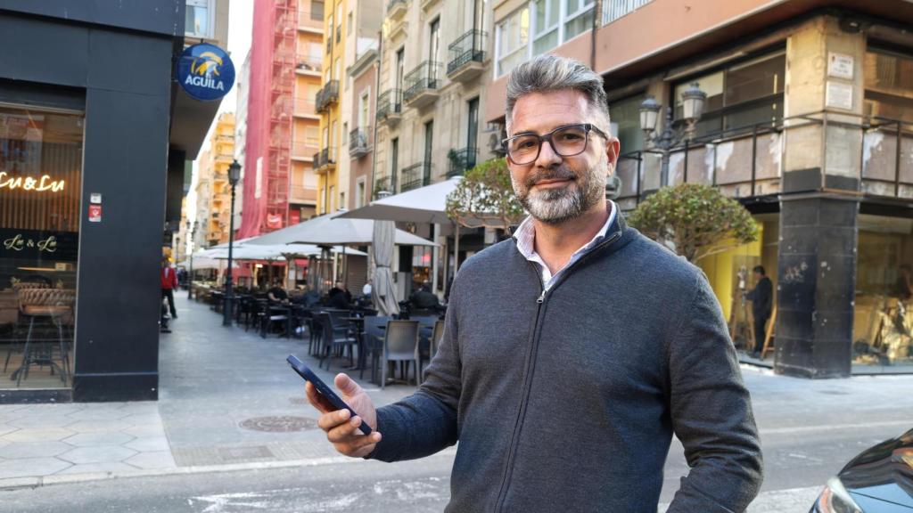 Rubén Navarro tiene en Instagram la cuenta @rubolaboral en la que aconseja como abogado.