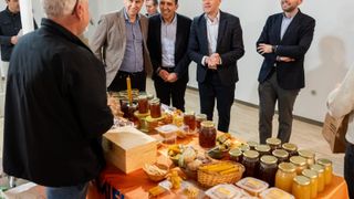Inauguración, con la presencia de Conrado Íscar, del III Salón de la Miel