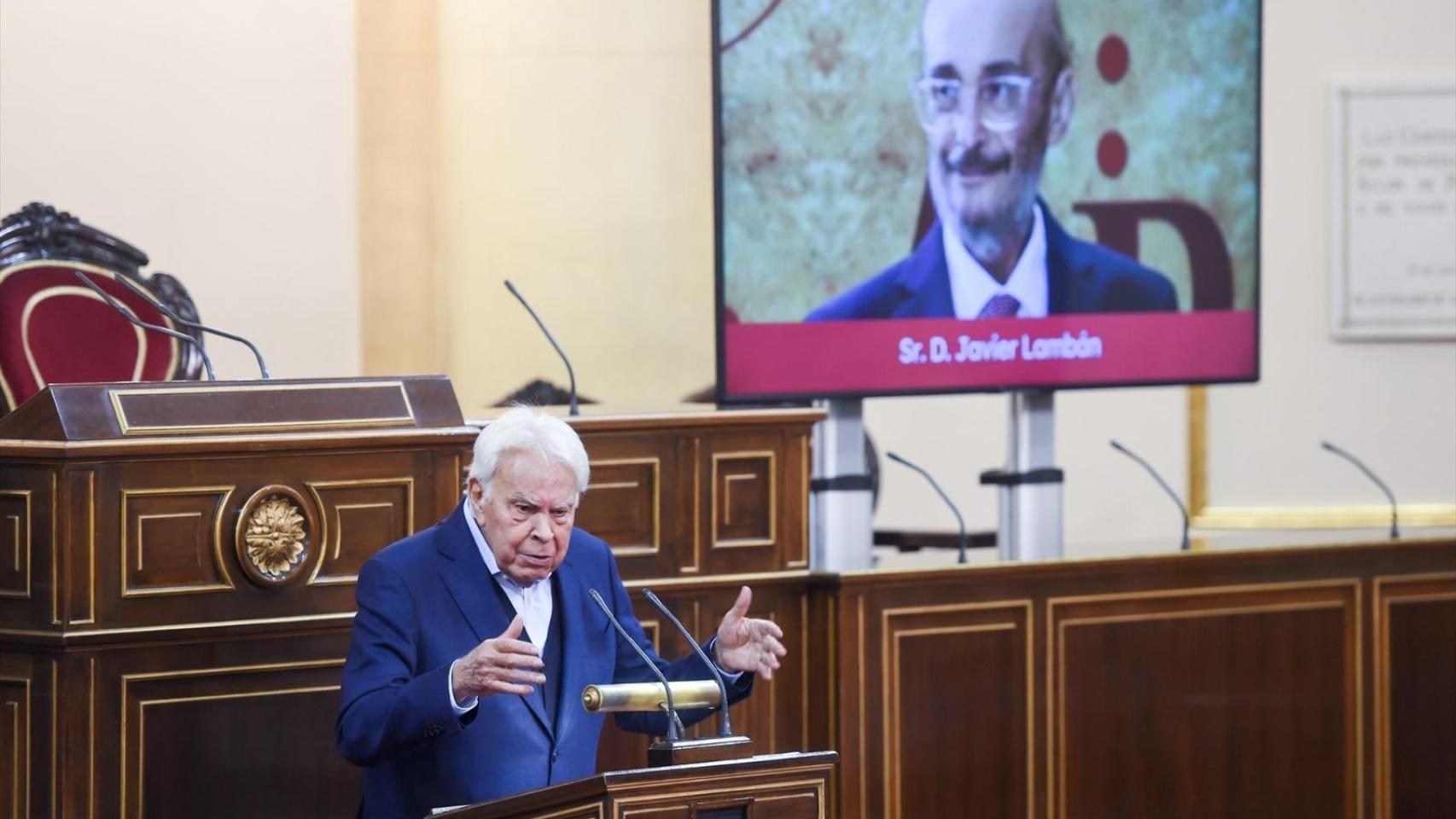 Felipe González en un acto en recuerdo de Javier Lambán el pasado mes de noviembre.