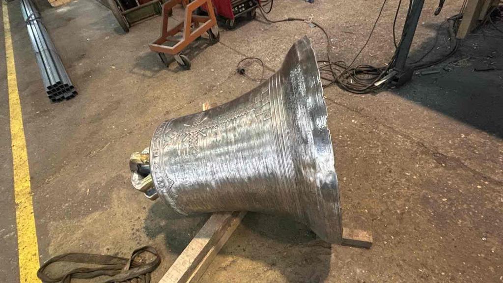 La campana de Naval tuvo que ser restaurada en un taller de Barbastro.