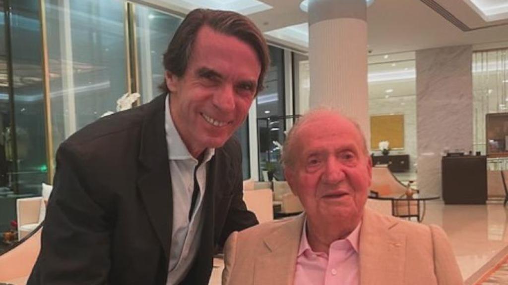 Aznar junto a Juan Carlos I, en la fotografía que el expresidente ha difundido hoy en Instagram.