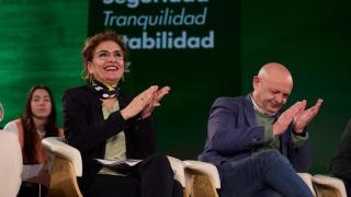 La candidata del PSOE andaluz, María Jesús Montero, en un acto en Dos Hermanas.