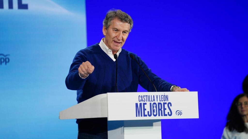 El presidente del  PP, Alberto Núñez Feijóo, durante un acto en Salamanca el viernes 13 de febrero.