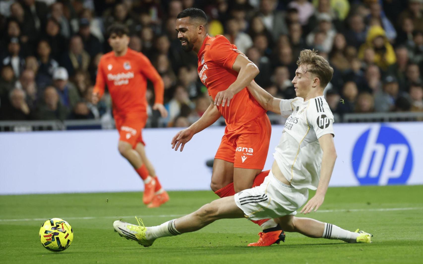 El penalti cometido de Huijsen sobre Yangel Herrera en el Real Madrid - Real Sociedad