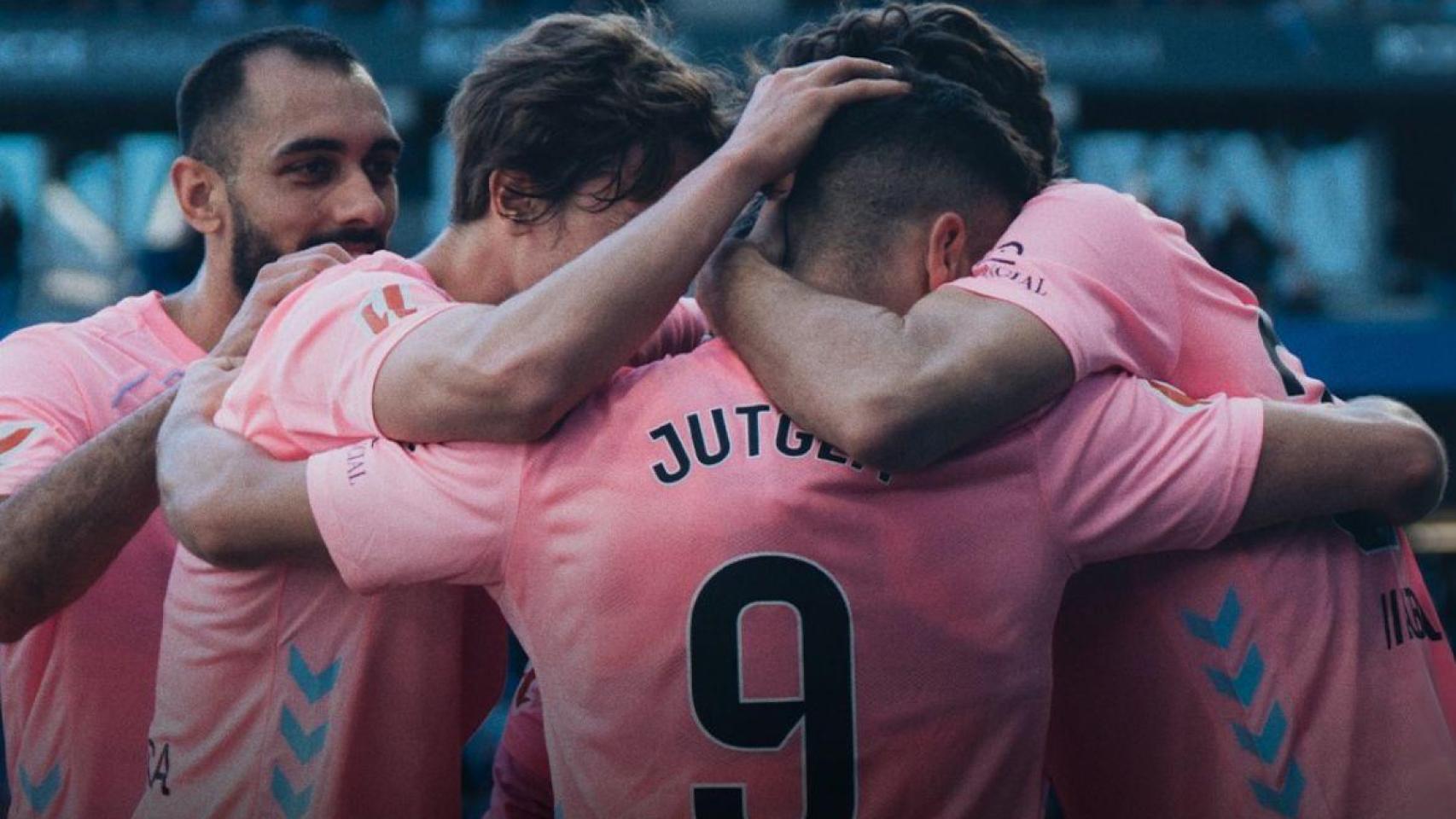 El Celta celebra el gol de Jutglá.