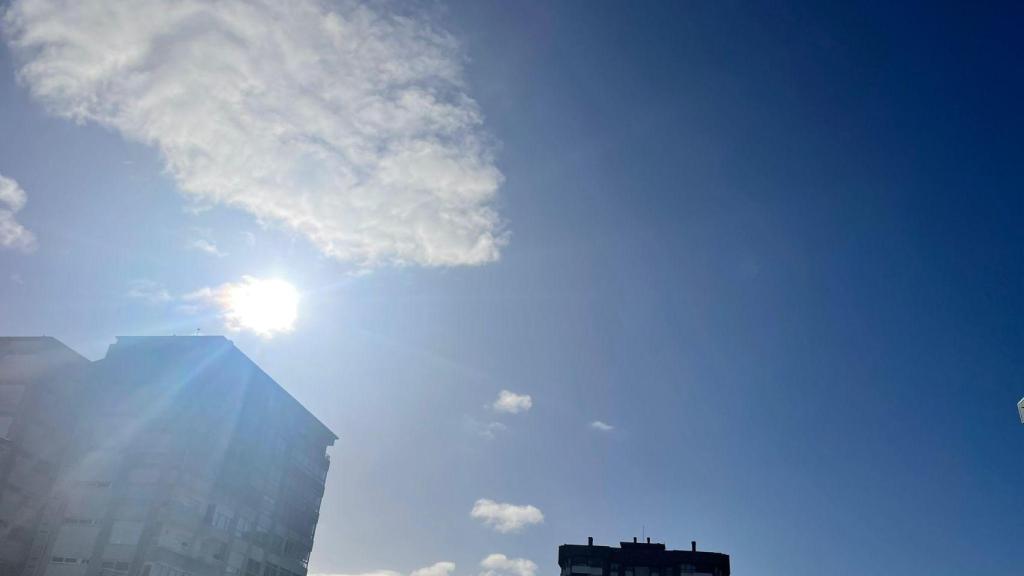 Sale el sol en Vigo, a 14 de febrero de 2026.