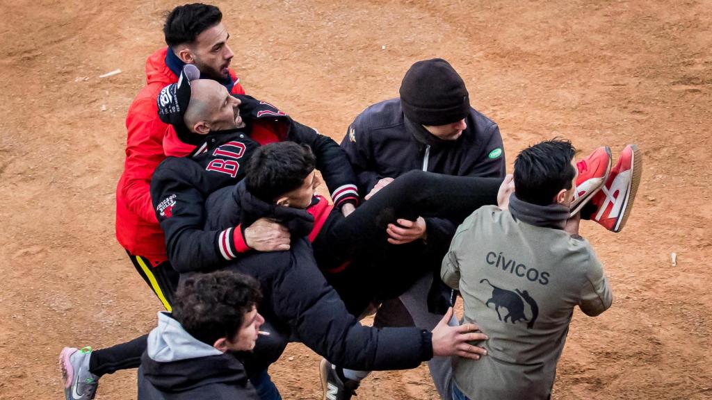 Herido grave por asta de toro durante la capea celebrada en la tarde de este sábado en el marco del Carnaval del Toro, en Ciudad Rodrigo (Salamanca).