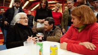 El presidente de la Junta de Andalucía, Juanma Moreno, visita en Ronda (Málaga) a personas que continúan desalojadas de sus viviendas como consecuencia del tren de borrascas.
