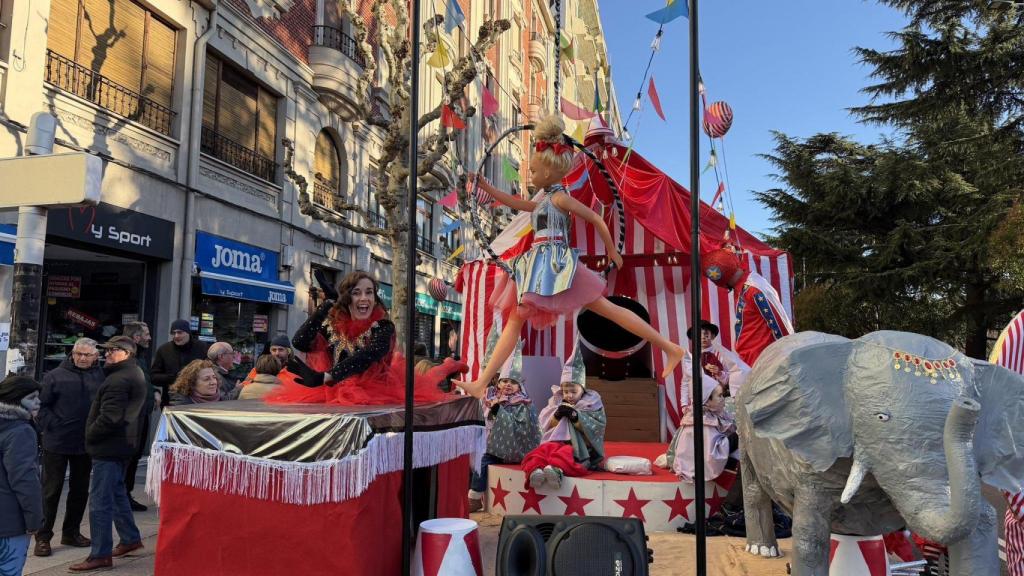 El desfile de Carnaval de León reparte 7.000 euros en premios tras reunir a más de 1.500 participantes