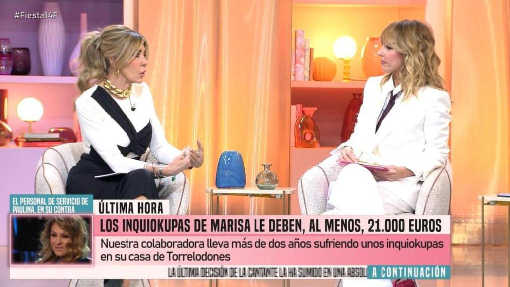 Marisa Martín-Blázquez, con Emma García, en el plató de 'Fiesta'.