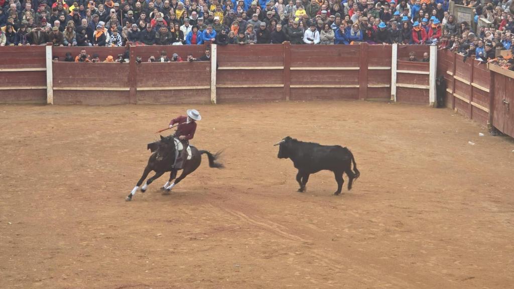 Víctor Herrero rejoneando