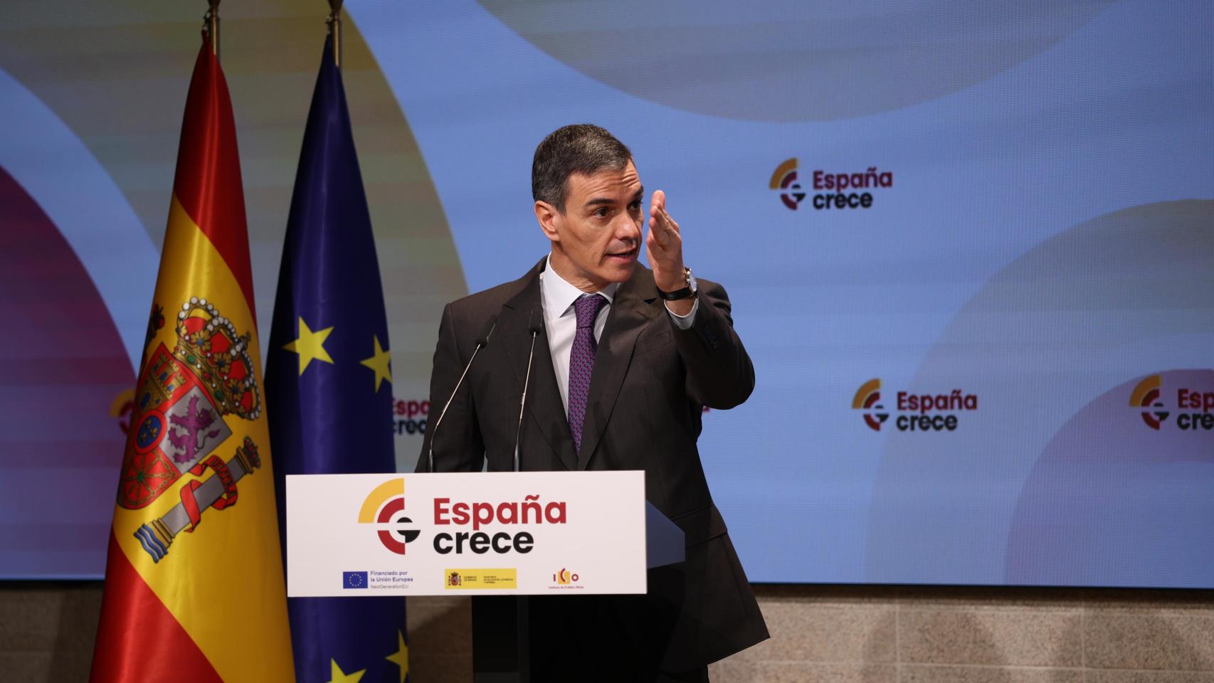 El presidente del Gobierno, Pedro Sánchez, interviene durante el acto de clausura de la presentación del nuevo fondo ‘España Crece’, en el Colegio de Arquitectos de Madrid, a 16 de febrero de 2026, en Madrid (España).