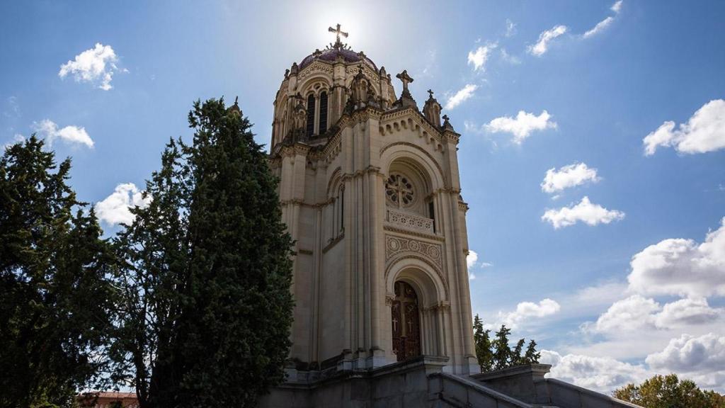 Exterior del Panteón Duquesa de Sevillano.