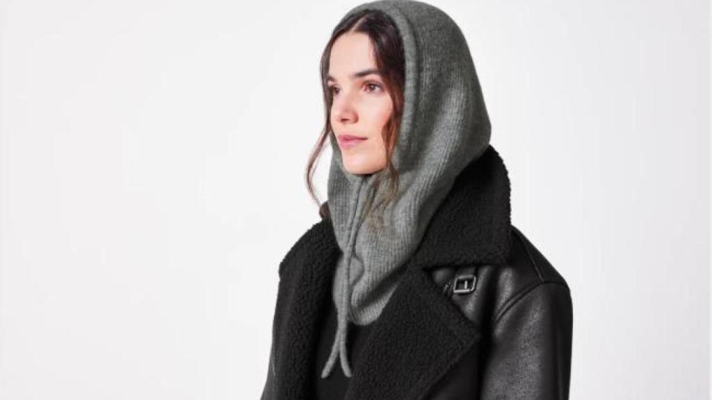 Accesorio de capucha para mujer.