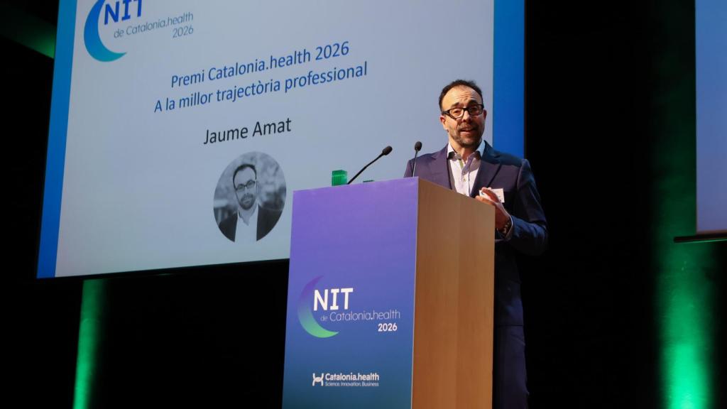 Jaume Amat durante su discurso tras recoger el premio honorífico 'La Nit 2026 Catalonia.health'.