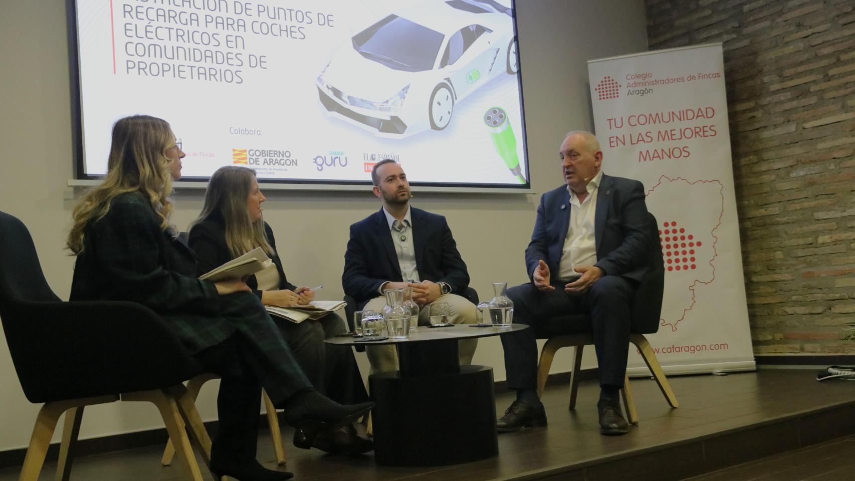 De Izquierda a derecha, Mª del Mar Paños, Javier Martínez y Antonio Calvo.