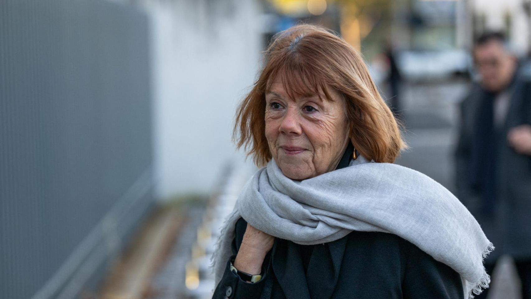 La activista sale del tribunal de Aviñón tras los alegatos finales de la defensa en el juicio contra su exmarido Dominique Pelicot, el 16 de diciembre de 2024.