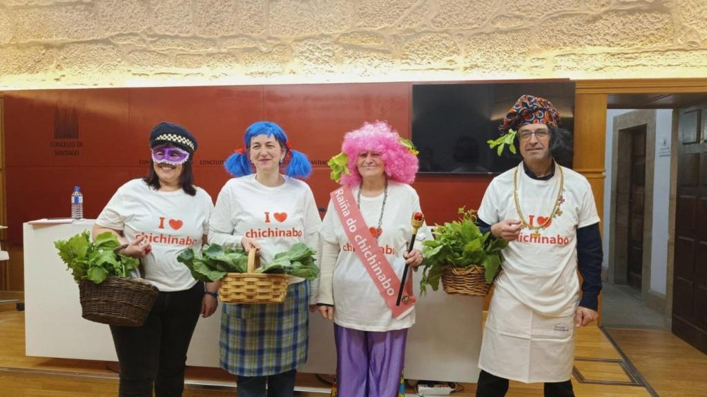 El gobierno local de Santiago se disfraza de 'chichinabo' este lunes de Carnaval