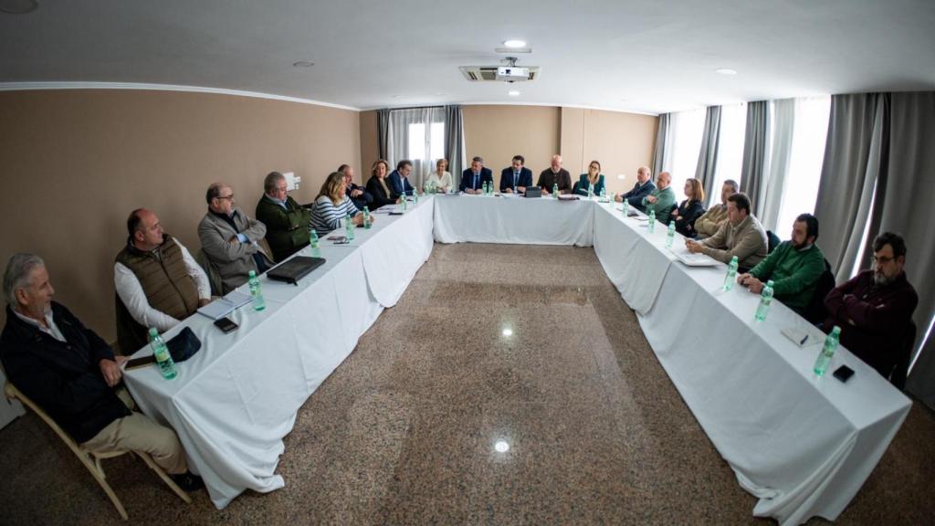 Núñez asiste a una reunión con la Federación de Usuarios de Aguas del Guadiana en Ciudad Real.