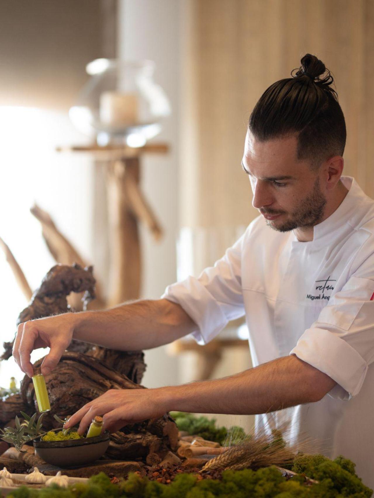 El chef sevillano Miguel Ángel Expósito.