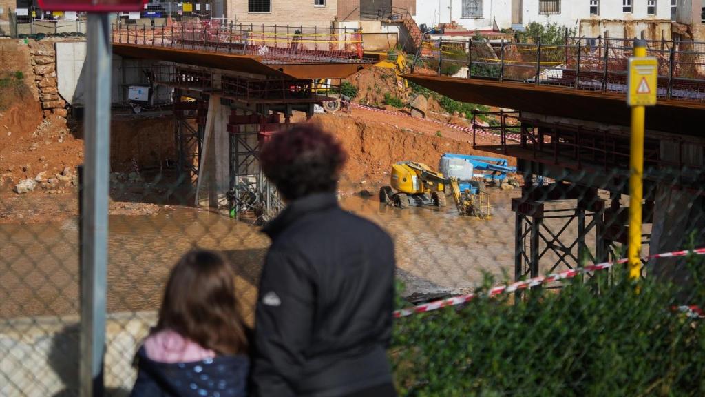 Imagen de archivo de las obras en el barranco del Poyo. Jorge Gil / Europa Press