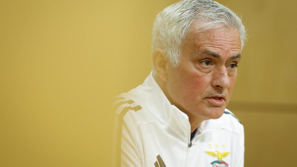 Mourinho, en rueda de prensa con el Benfica