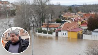 En el círculo, el alcalde de Tudela de Duero, Óscar Rodríguez (Foto: Eduardo Margareto - Ical) y de fondo la urbanización del camping, cercada por el agua