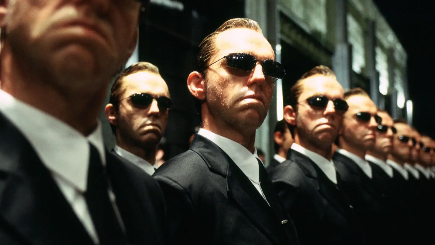 Los agentes Smith en 'Matrix'.