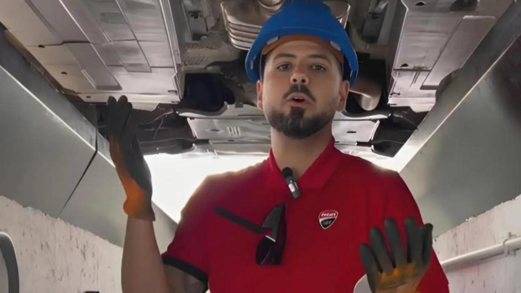 Pedro Bastida, mecánico y técnico de la ITV.