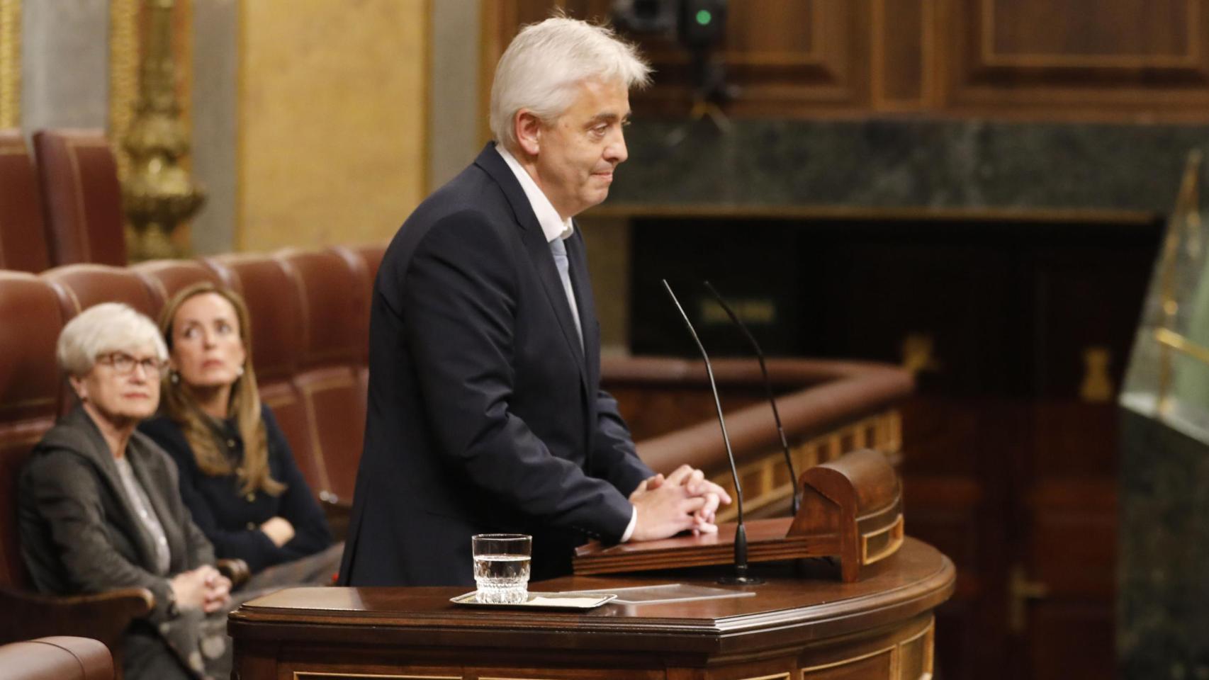 El diputado Enrique Belda durante la toma de consideración de la reforma del Estatuto.