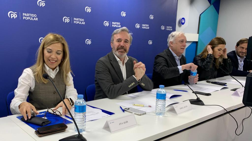 El presidente de Aragón, Jorge Azcón, este lunes en la sede del PP-Aragón.