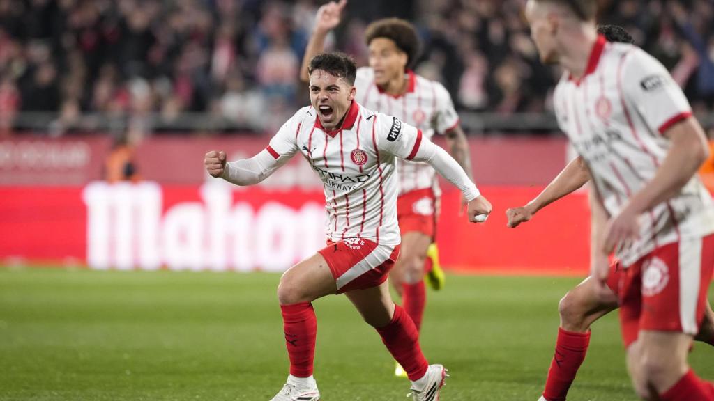 Locura en el Girona por el gol de Fran Beltrán.