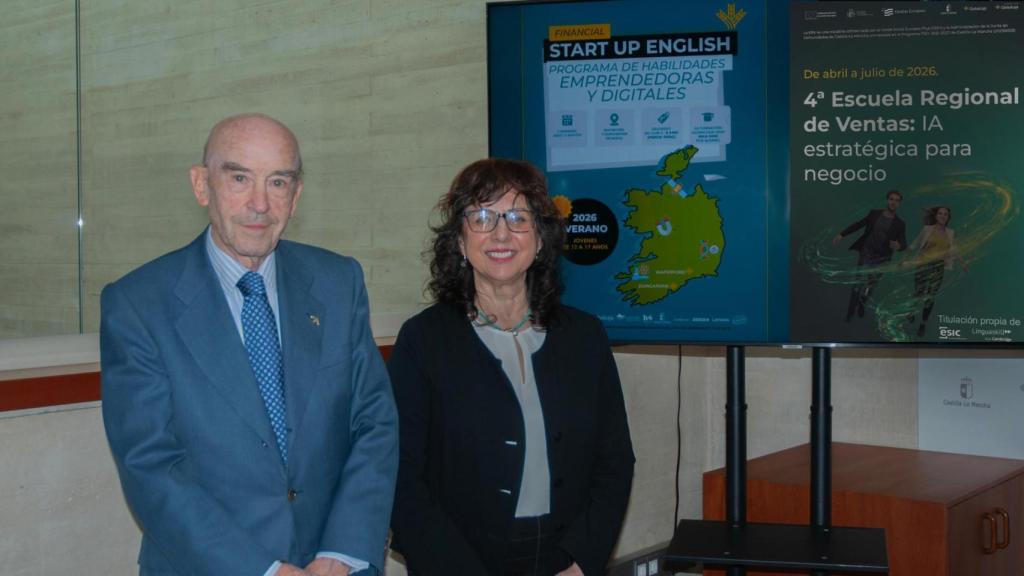 El presidente de la Fundación Horizonte SXXII, Rafael Torres y la viceconsejera de Educación, Universidades e Investigación, Mar Torrecilla.