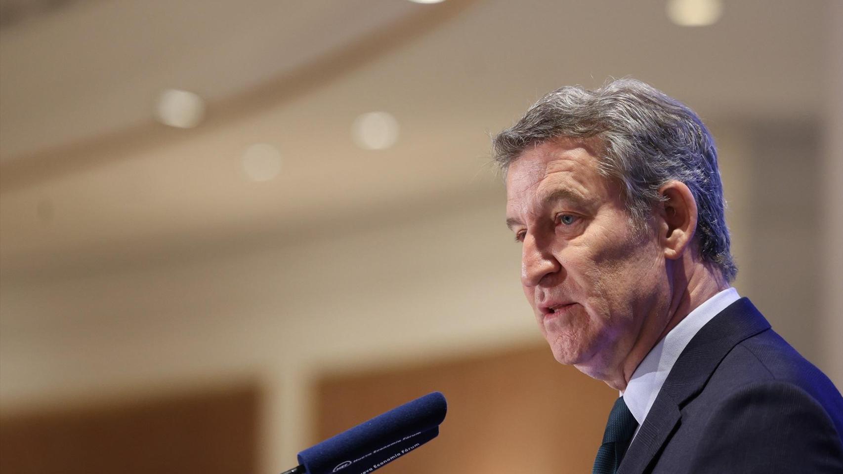 El presdiente del PP, Alberto Núñez Feijóo, durante un desayuno informativo de Nueva Economía Fórum, en el Four Seasons Hotel.