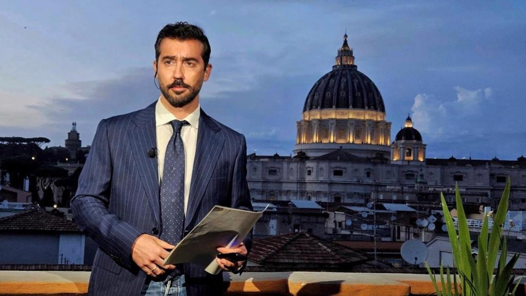 Álvaro Berro, en una conexión en directo desde la Ciudad del Vaticano, en Roma.