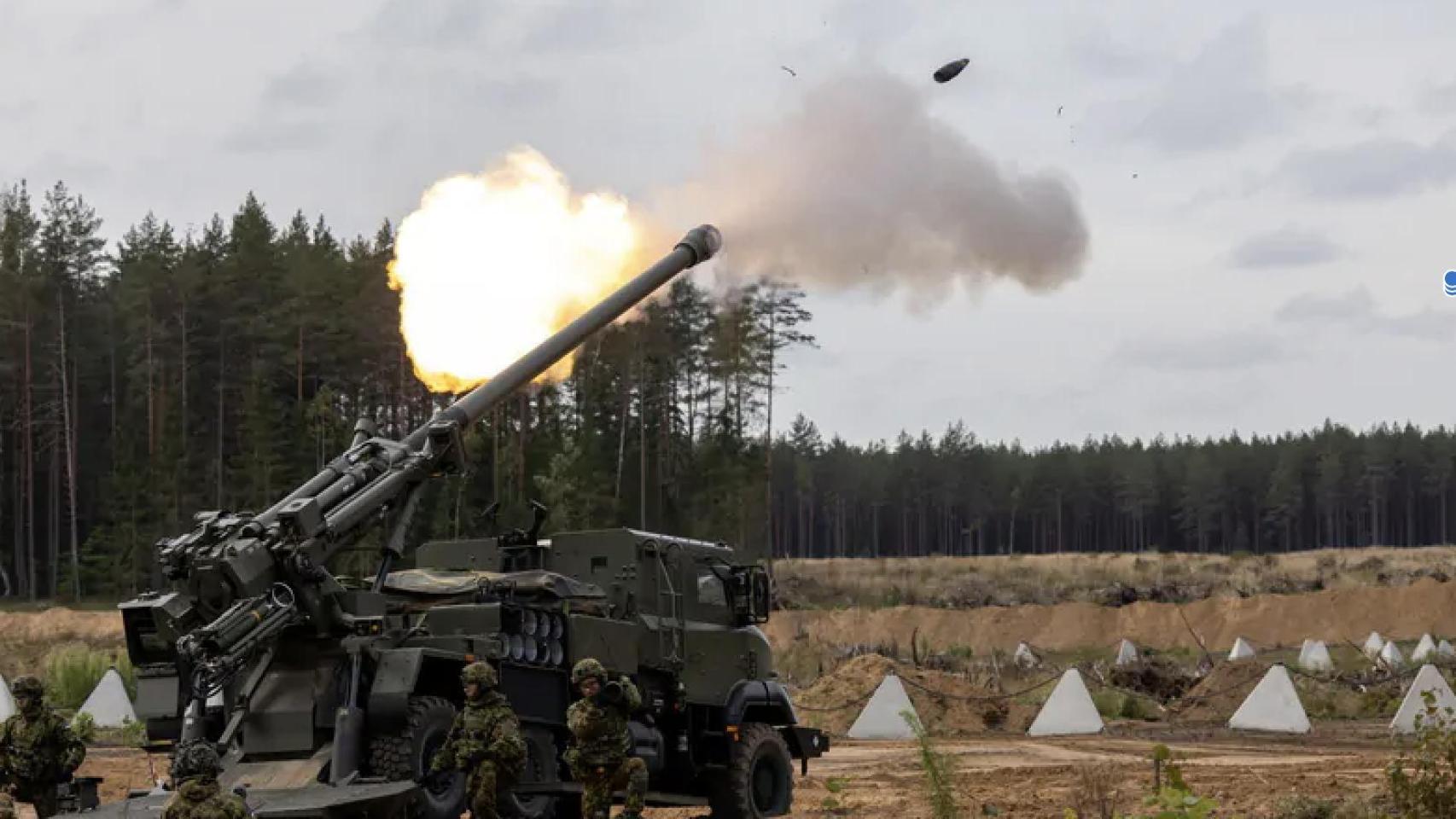 Un  obús autopropulsado CAESAR de las Fuerzas de Defensa de Estonia.