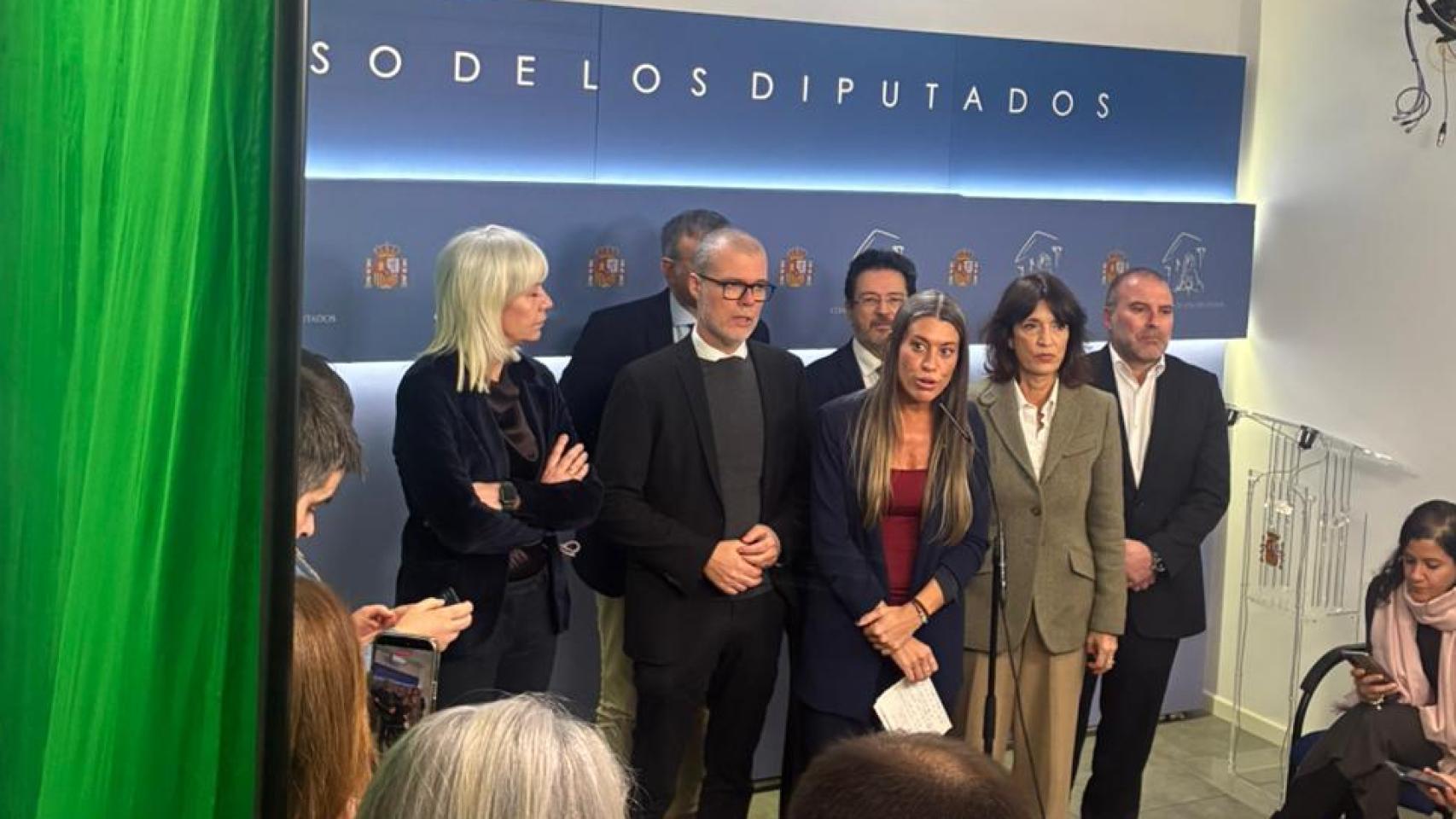 Los diputados de Junts, con Nogueras a la cabeza, en la rueda de prensa dada este martes en el Congreso.