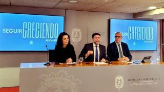 El alcalde de Alicante, Luis Barcala (PP), en su comparecencia de este martes.