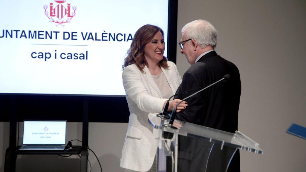 La alcaldesa de Valencia, María José Catalá, en la presentación del lema. EE