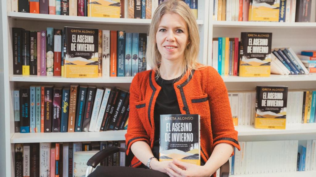 Alonso posa con su nuevo título.