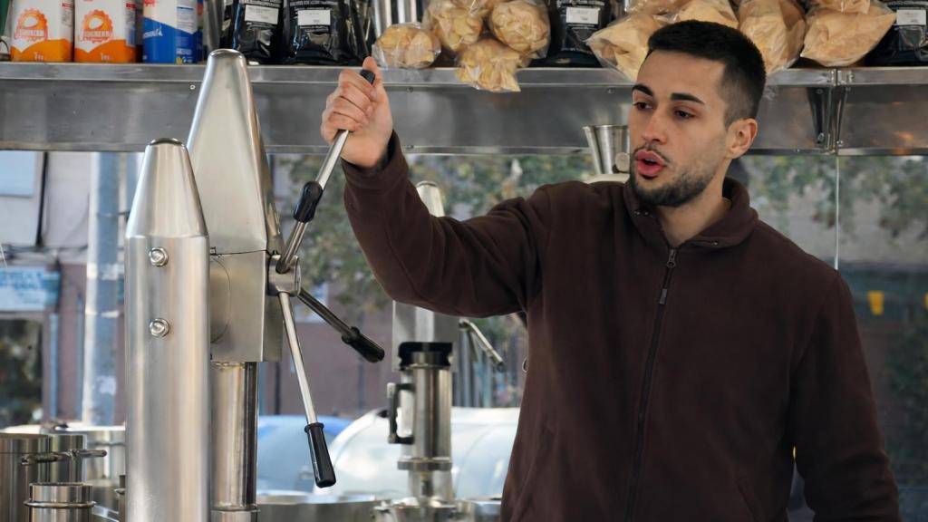 Moisés, dueño de una churrería.