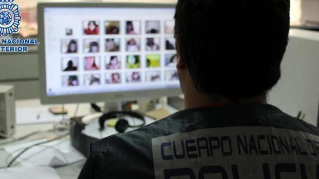 Un agente que lucha contra la pornografía infantil.